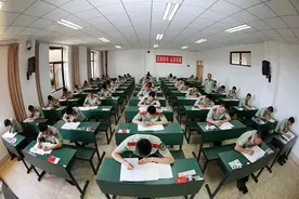 这条消息惠及百万官兵：军队自考重新开考，报名报考一律免费！（附专业设置）图片
