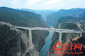 今起从广州坐动车可直达成都重庆图片
