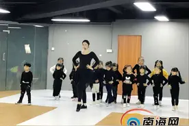 记者探班海南童星盛典网络春晚排练现场 宝贝们激动兴奋图片