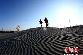 中国石化西北油田原油产量突破1亿吨图片