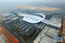 港珠澳大桥珠海公路口岸工程完工图片