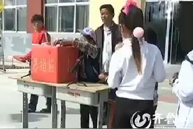济宁十岁单亲男孩患白血病 家中贫困陷入困境图片
