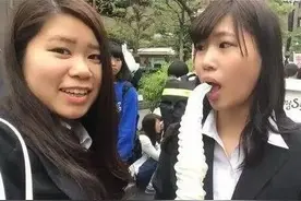 日本妹子喂闺密吃了一口冰淇淋，结果下一秒悲剧了图片