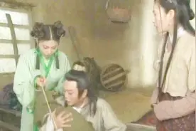 孩子挨饿哭个不停，小伙牵只羊回来喂羊奶却被狠揍一顿视频封面
