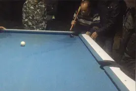 农人圈视：农村人晚上的娱乐场所“打桌球” 关键时刻既然掉链子