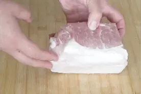 在家自制火腿午餐肉，干净卫生零添加，做法简单，全家人都爱吃