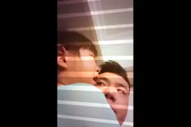 黄奕前夫微博爆料女儿并不想见黄奕，一听到见妈妈就哭闹不止视频封面