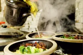 泡面煮好后在冰水里过凉再加汤，营养又美味