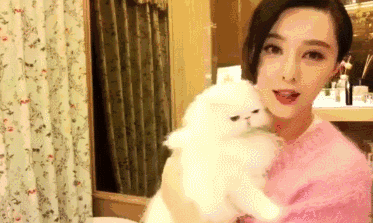 范冰冰知道她这一柜子护肤品很多不能同时用吗？