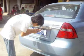 旧车卖掉了，旧车牌能给新车用吗？老司机教你正确流程，很实用视频封面