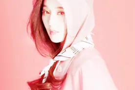 女神怎么保养？范冰冰的保温杯里藏秘密，她还顺便撒了把狗粮