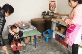 90后媳妇让孩子做家务，婆婆看不下去，媳妇一番话让婆婆恍然大悟视频封面