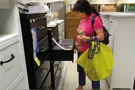 宜家一款抽屉柜砸死幼童 同款柜子广州销量非常好图片