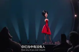 大坏蛋杀人狂斯嘉丽原来是个大美女，众人都争抢着想成为她的助理视频封面