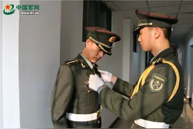 帅就一个字！镜头下的国防生仪仗队图片