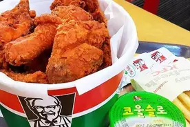 KFC的这款炸鸡刷爆了每个韩国人的盆友圈！图片