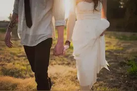 终会有一个人牵我的手， 给我倾世温柔图片