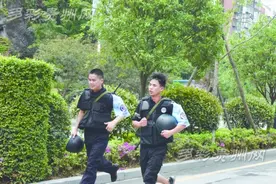 10公里武装越野 “林豹”最快36分23秒图片