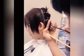 美女剪完头发后，美哭了