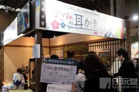 《和美的掏耳朵VR》现场摆摊 前来体验的玩家络绎不绝图片