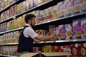 马云的无人超市简直与蠢萌机器人比不了，只能说是弱爆了？视频封面