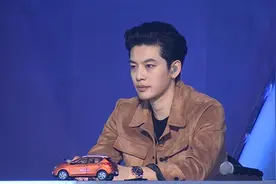 SE7EN时隔4年回归荧屏 全黑装魅力不减图片