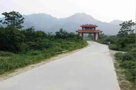 采金发源地现已变成休闲山庄图片