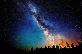 最美的不是星空，是你闭上眼睛才能看到的世界图片