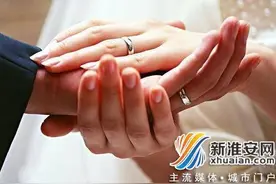 外国一女子结婚35年丈夫竟是父亲 简直就是晴天霹雳啊图片