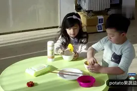 许久不见的小泡芙长大咯，对比小伙伴吃芒果，和以前一样优雅软萌视频封面