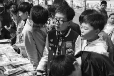 华商晨报：南京九校开“淘宝书市” 书香飘进校园图片