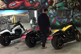 总价值72万人民币！车主豪购三台铃木M109R摩托车视频封面