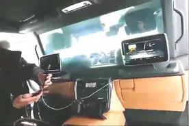 千万的奔驰迈巴赫G650去雪地越野，坐进内饰才知道啥叫顶级越野车视频封面