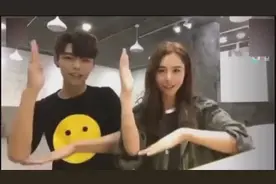 12对情侣KISS版手势舞，超甜蜜，够真爱，太浪漫了