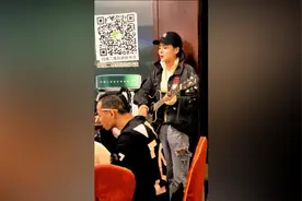 这个视频让你明白，流浪歌手花姐背后的艰辛！