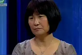 父亲刚去世，后妈就把继子赶出家门，直呼：你不是你爸亲生的视频封面