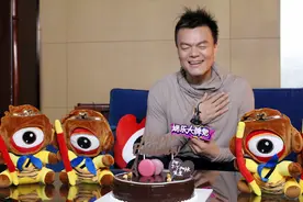 JYP掌舵人J.Y.Park亮相微博之夜图片