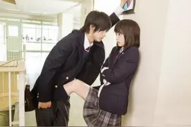 这是专属于LOL的壁咚，浪漫什么的行不通图片