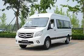 只要13万！就可以买到“奔驰”大房车，外观内饰都堪称完美！图片