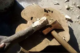 没人要的废木头，被牛人做成勺子，喝起粥来格外香！图片