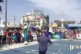 街球场上美如画的扣篮动作，神秘的地球引力，几乎各个都是平框图片