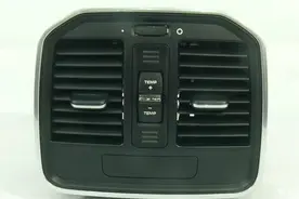 保时捷Macan原厂三区空调，原厂胎压监测！图片