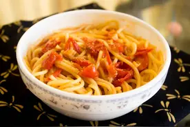美味素意面，就这么简单：蒜香番茄意面图片