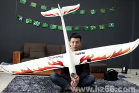 一架纸飞机 承载一位“95后”男孩的美丽梦想图片