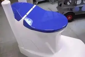 脑洞科技：2小时前拉出的粑粑，变成可以喝的水图片