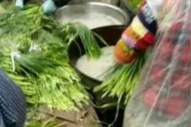 蒜薹浸泡甲醛？你看到的也不一定是真的！图片