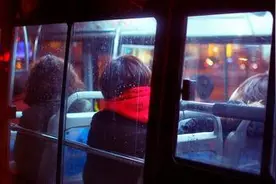 原来，原来我只是你的一个过客而已！图片