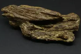 点一支沉香，睡一个好觉图片