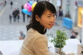 美国单亲妈妈为何在取消婚礼后又在曼哈顿豪华酒店大办“婚宴”？图片
