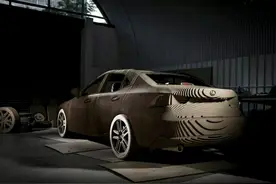 为了展现雷克萨斯的美感，设计师用纸复原了一台真车！图片